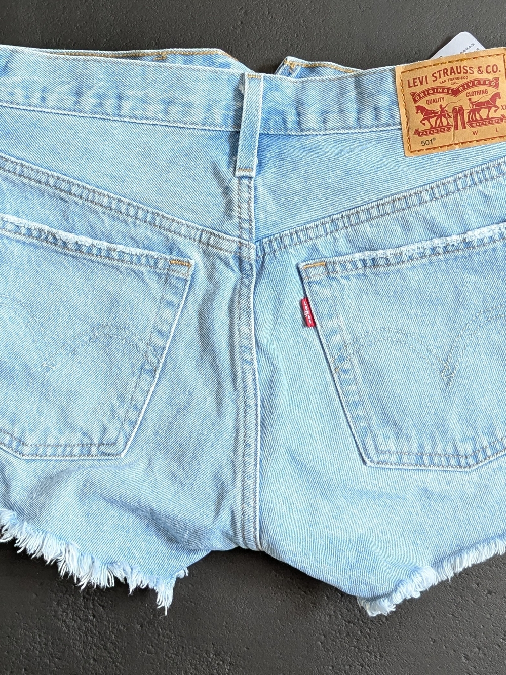 Levi’s Premium 501 Original Cutoff Shorts W27 Light Wash NWOT